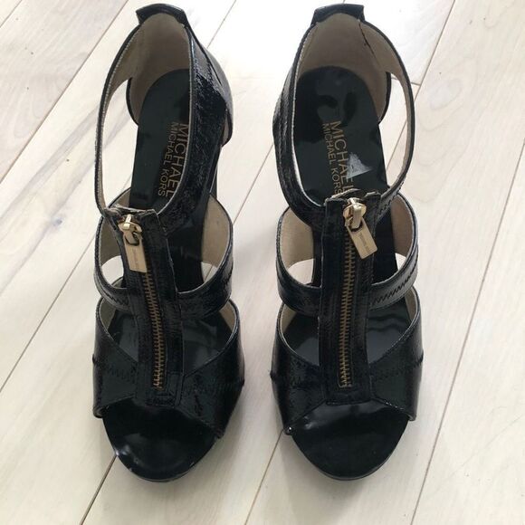 Michael Kors Women's Leather T-Strap Sandals Black 8M - Picture 5 of 5